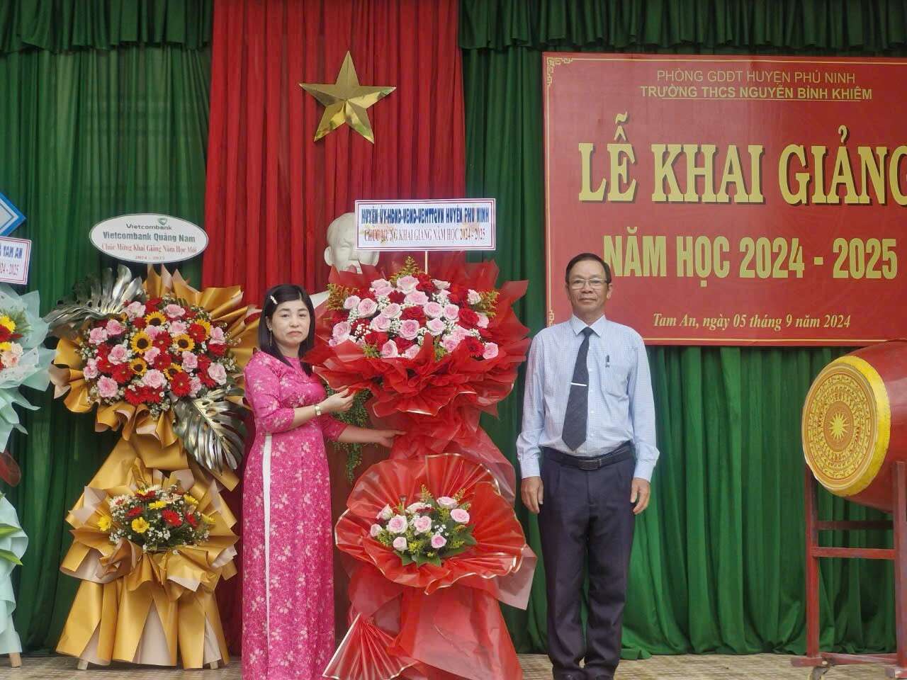 Aether Tech College team helping students